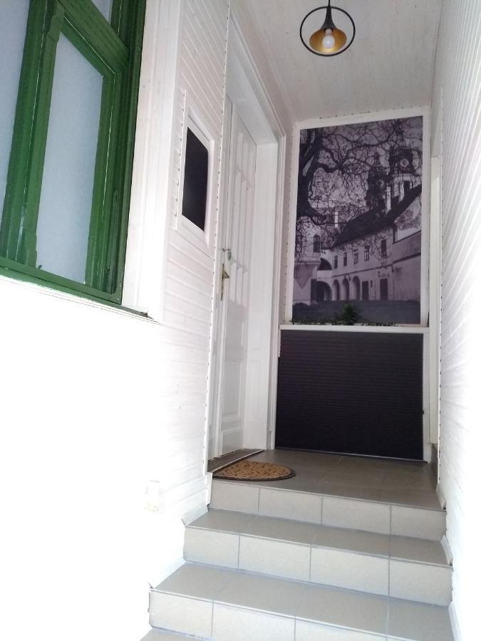Jade Vendeghaz Apartment ปาปา ภายนอก รูปภาพ