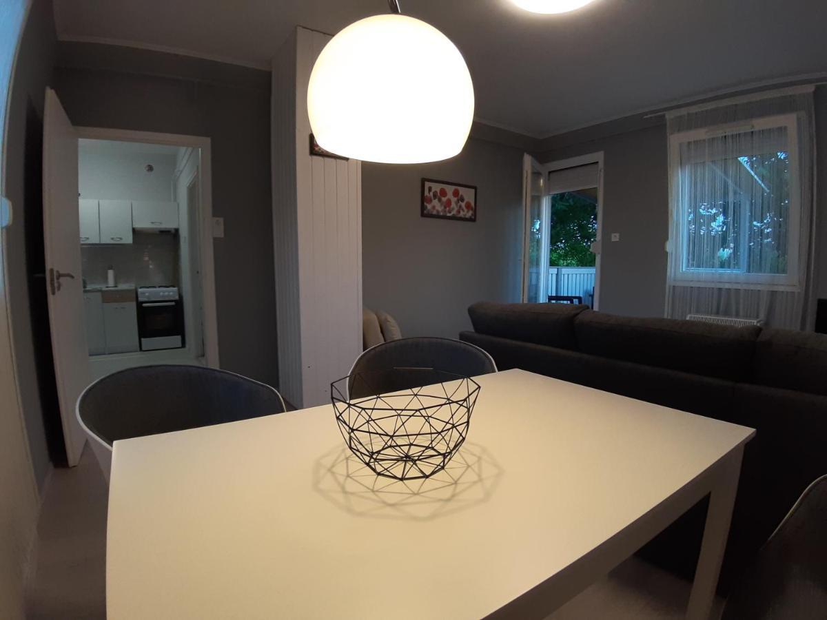 Jade Vendeghaz Apartment ปาปา ภายนอก รูปภาพ